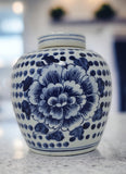 Festcool Antique Style Blue and White Porcelain Flowers Ceramic Covered Jar Vase, China Ming Style, Jingdezhen Chinese (L1)